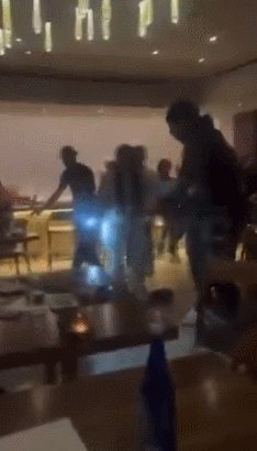 9体育-德罗赞卷入冲突风波！挥拳相向致伤者被送医